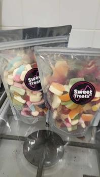 Product Review of 500g Gummy, Chocolate & Fizzy Mix - Perfect Snack for Candy Lovers from 🧬**r ** 0