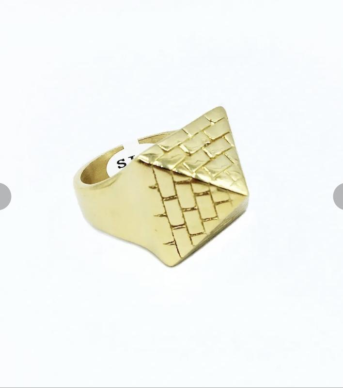 Men's Gold Pyramid Ring with Excellent Cut - for Men 4