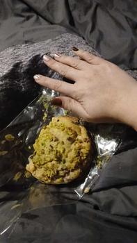 Product Review of 2x Pistachio Knafeh Stuffed Cookie with Chocolate Chips DISPATCHED MON-WEDNESDAY ONLY from B**💙 0
