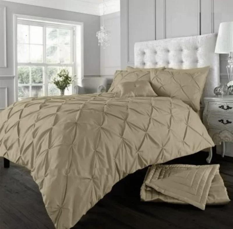 Product Introduction of Alexander duvet covers for bedding Alexander PinTuck Quilt Duvet Cover with Matching Pillow Case Reversible Comfortable Bedding Set Home Decor 12