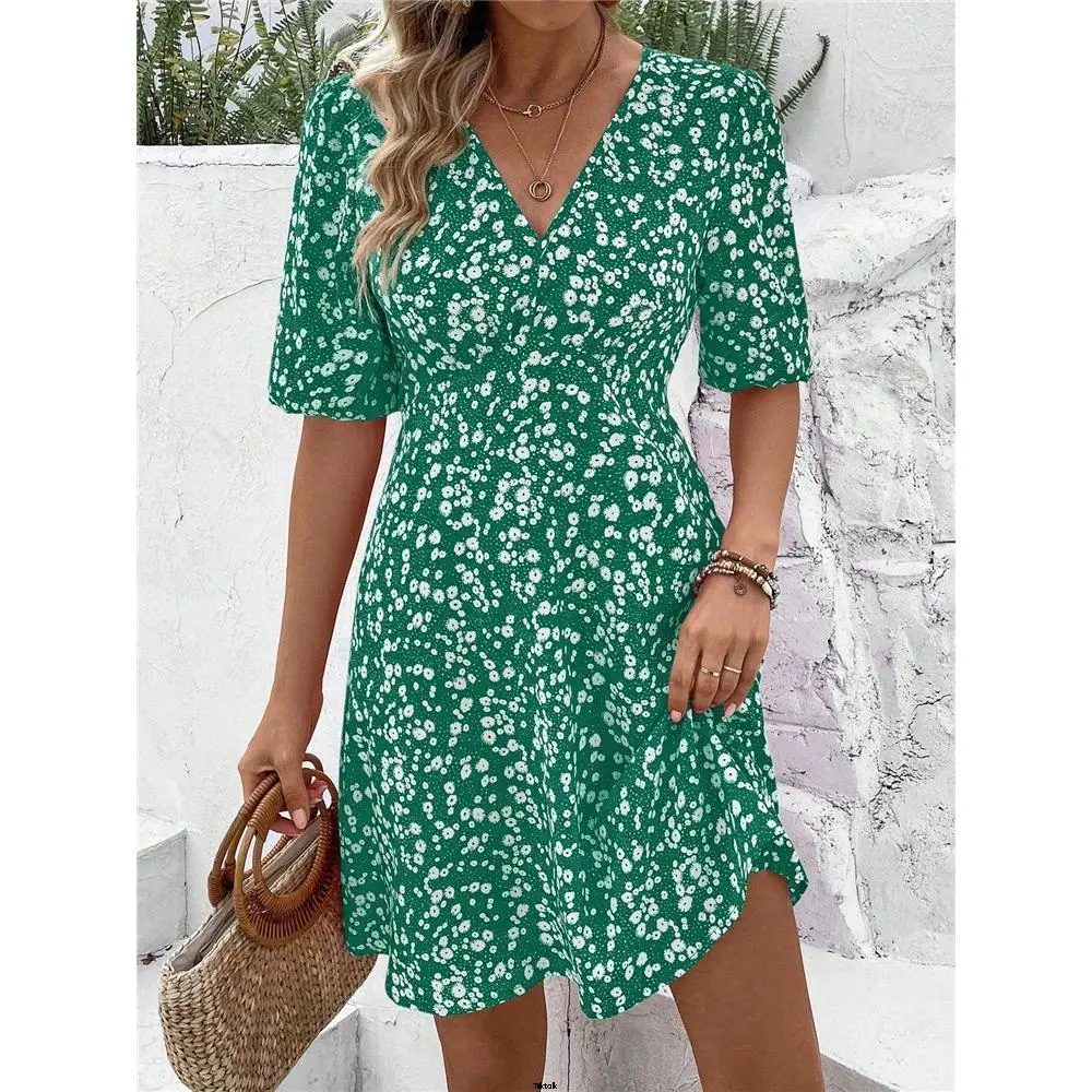 Women's Holiday Receives V -style Summer Ladies Holidaya Tiktok's flower short -sleeved dress Ms. Beach lady