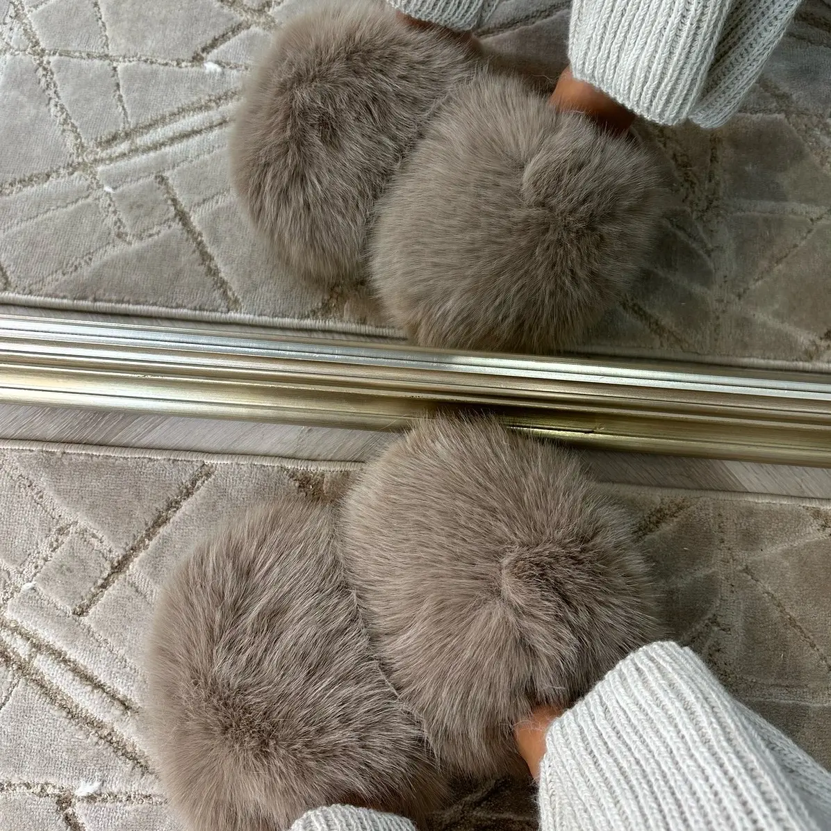 {GLAMDOLL} Kelise Faux Fur Slippers