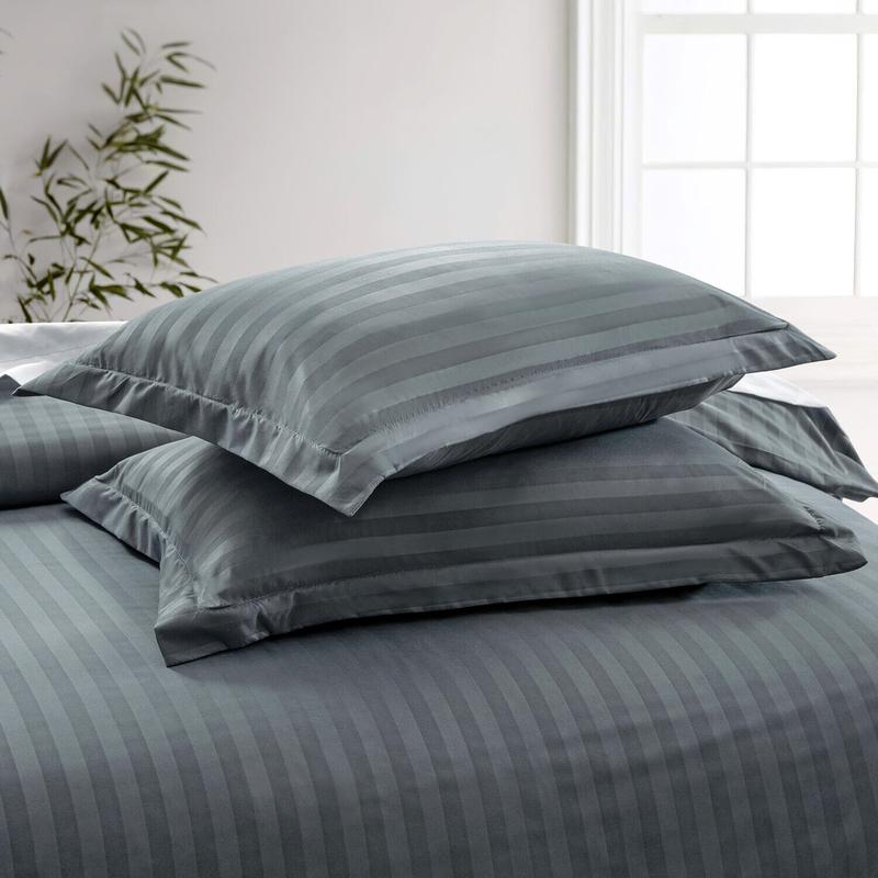 Satin Stripe Duvet Quilt Cover Bedding Set Single Double King Super-King Size W Pillowcases Microfiber Sleepdown Premium Hotel Quality Duvet Cover Set with Pillowcases Quilt Bedding Soft Easy Care Luxury Bed White Black Silver Cream Grey 1