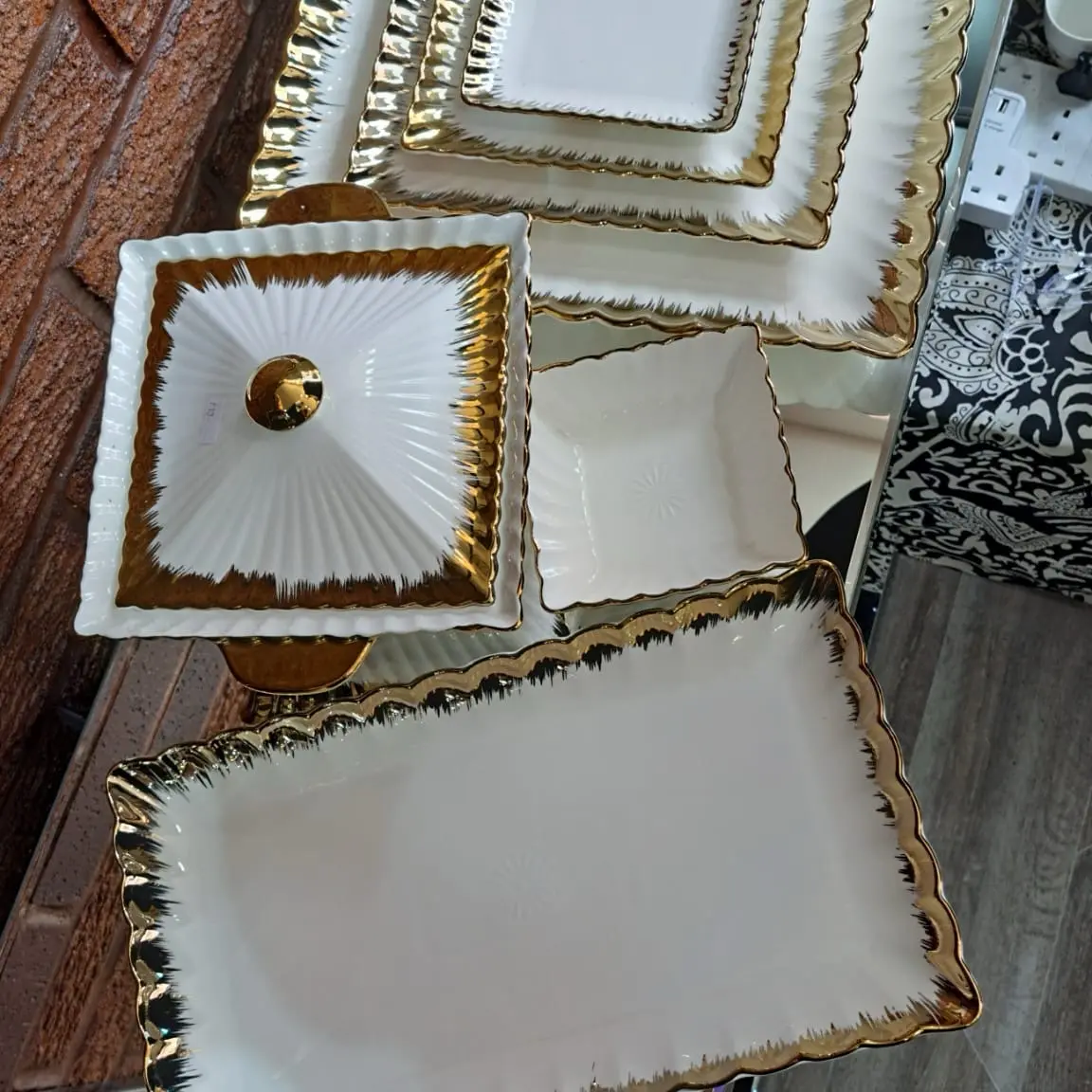 Premium Quality Gold Plated Silver Plated Dinner Set for 6 People Tableware 22Pc Mi/Di Safe Dinnerware Family Serving Ceramic Cutlery Bowls