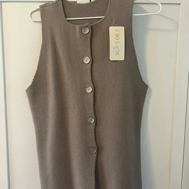 Annabelle Women's Gold Button Detail Thick Waistcoat Cardigan - Knitwear - Womenswear