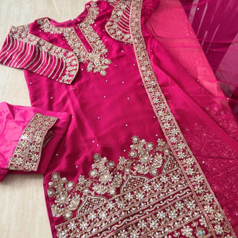 Fully embroidery suit. 1