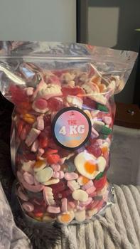 Product Review of STEVIE'S 4KG MEGA MIX  - MASSIVE POUCH - CHOOSE GUMMY, FIZZY OR XMAS CHOCOLATE from B**8 0