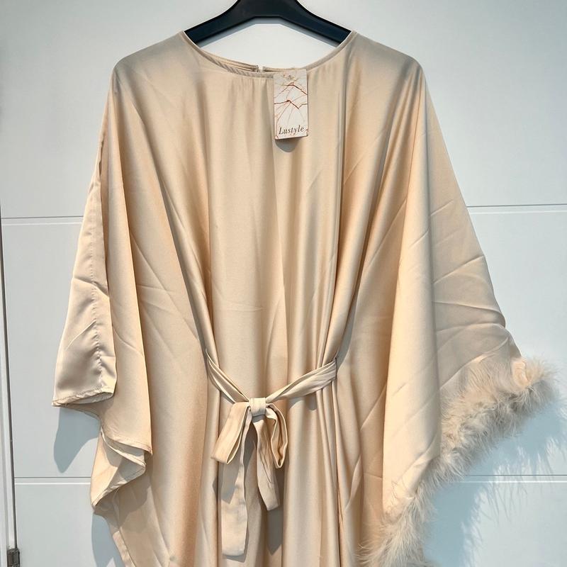 Feather sleeve kaftan 5