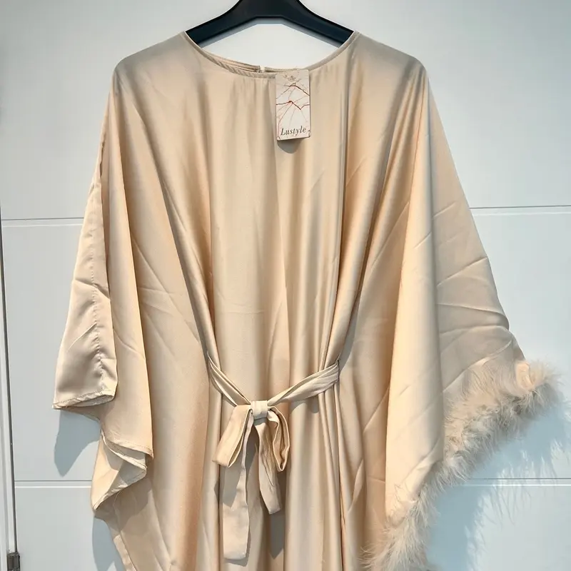 Feather sleeve kaftan 5