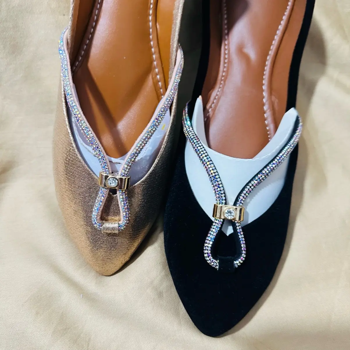 Ladies velvet pumps with silver linings #pakistanishoes #eidcollection #ramadandeals Elegant Stylish Footwear Fashion