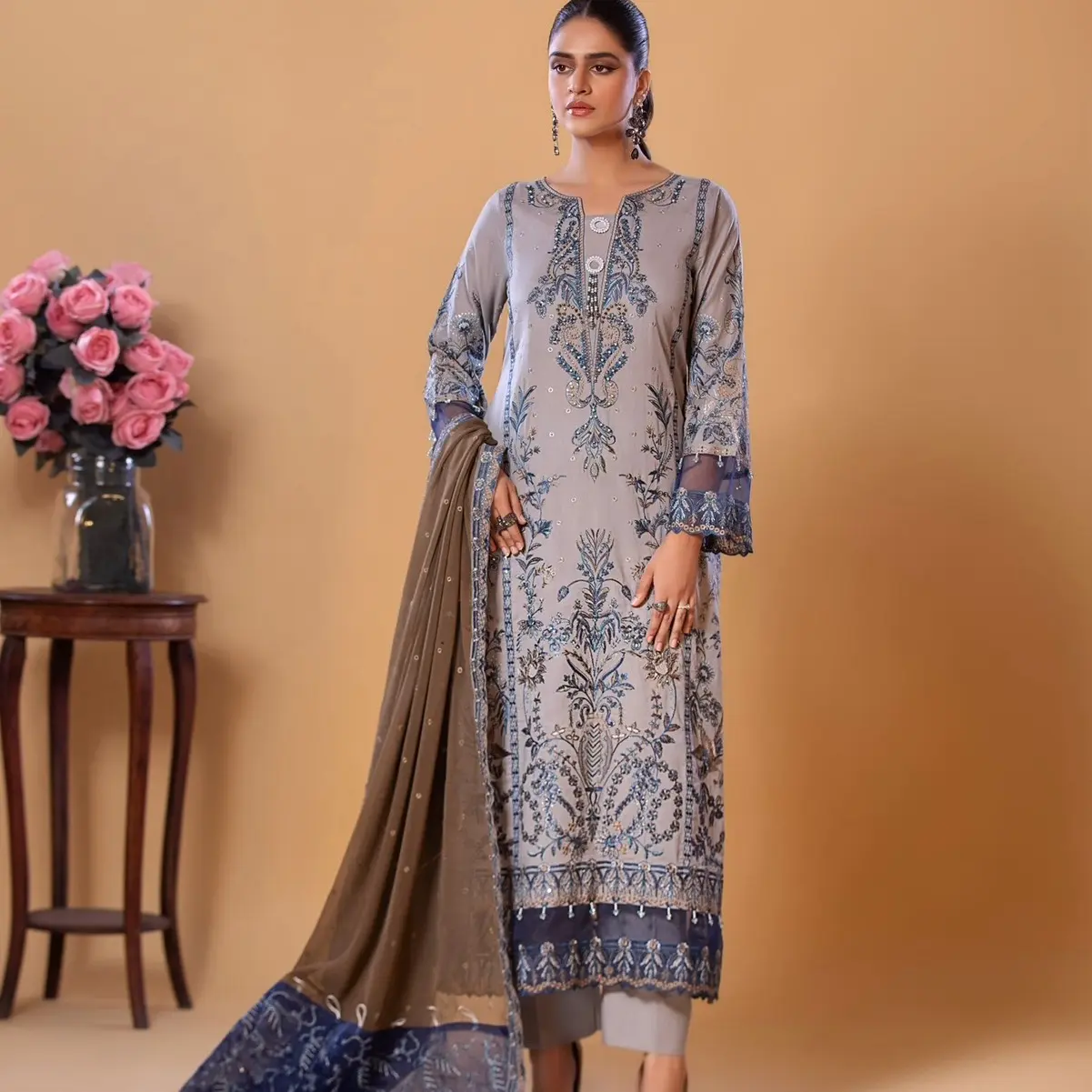 3 PC Ready To Wear Heeras Cambric Cotton Embroidered suit Dress Shirt Womenswear