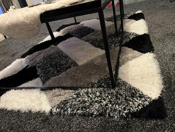 Product Review of So Soft 3D Polyester Shaggy 160cm x 230cm Extra Large Rug - Extra Fluffy, Carved Design, Hard Backed from n**g 0