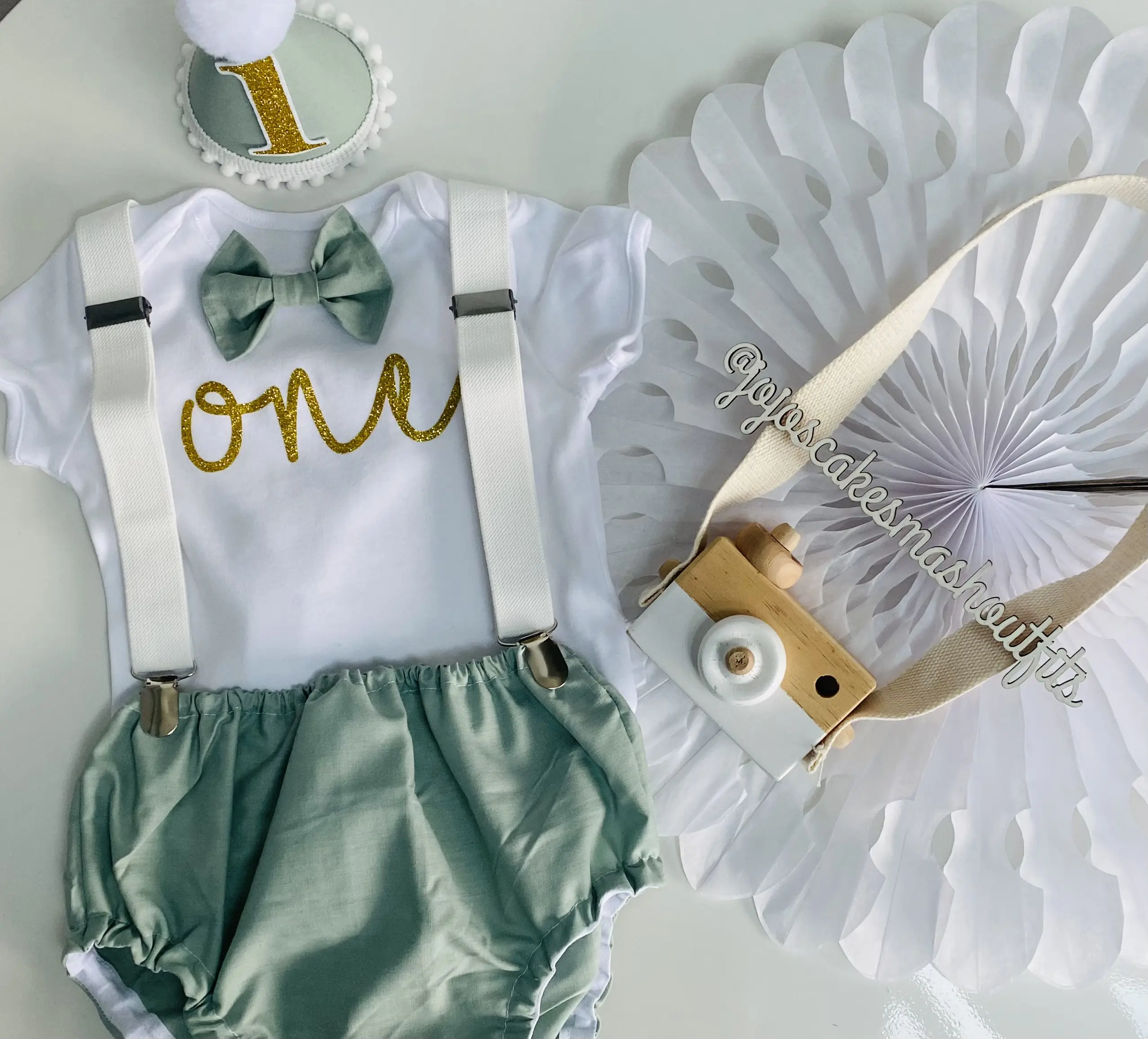 Sage Green baby boys cake smash outfit. 1st Birthday gift. personalised clothes