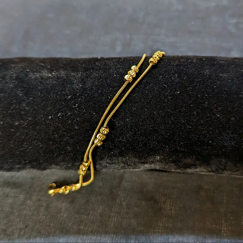 Rania - Bracelet stainless steel gold colour Onesize - gold colour Stainless steel bracelet, very good quality. The colour will not change. Perfect for any occasion 1