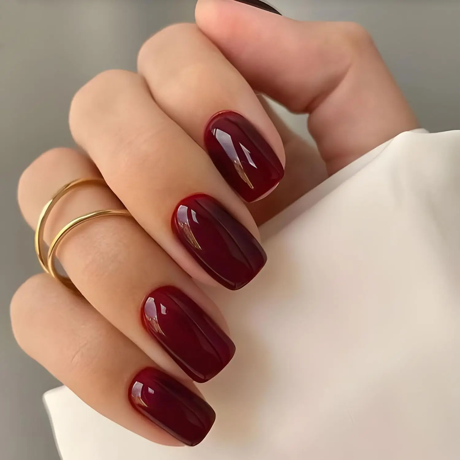 32 Pcs Wine Red False Nails Short Fake Nails with Glue Square Press on Nails Removable Glue-on Nails Tips for Christmas Halloween Women Girls Nail Art Accessories