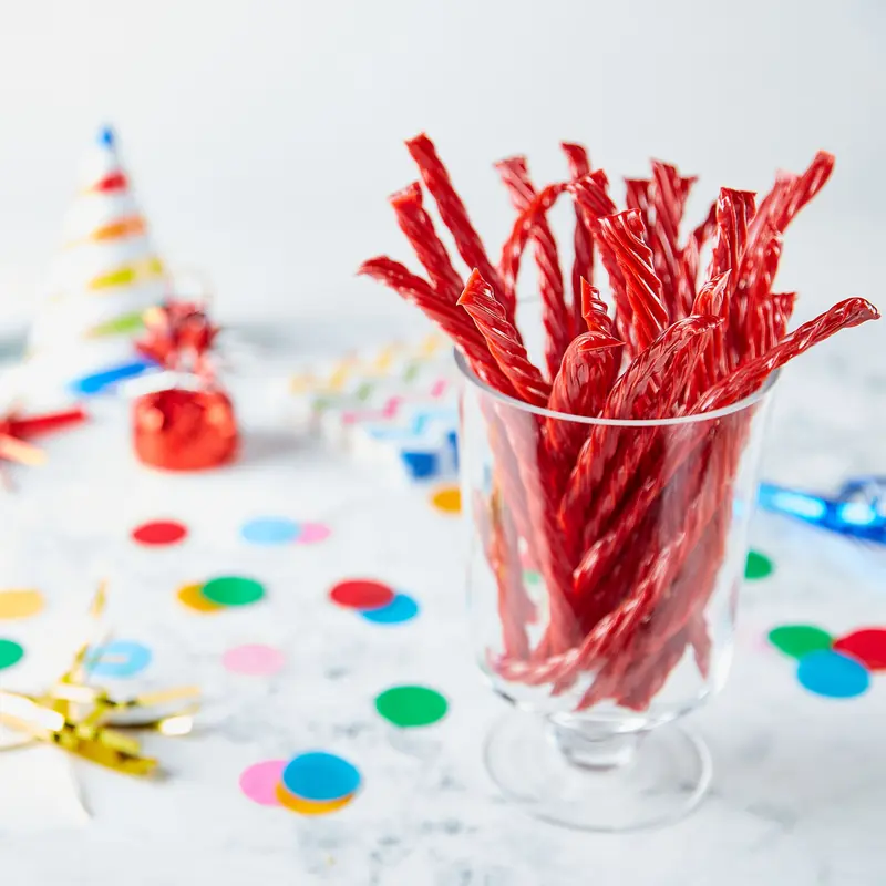 Twizzlers Strawberry Twists Tub 5lb (2.2kg) 2