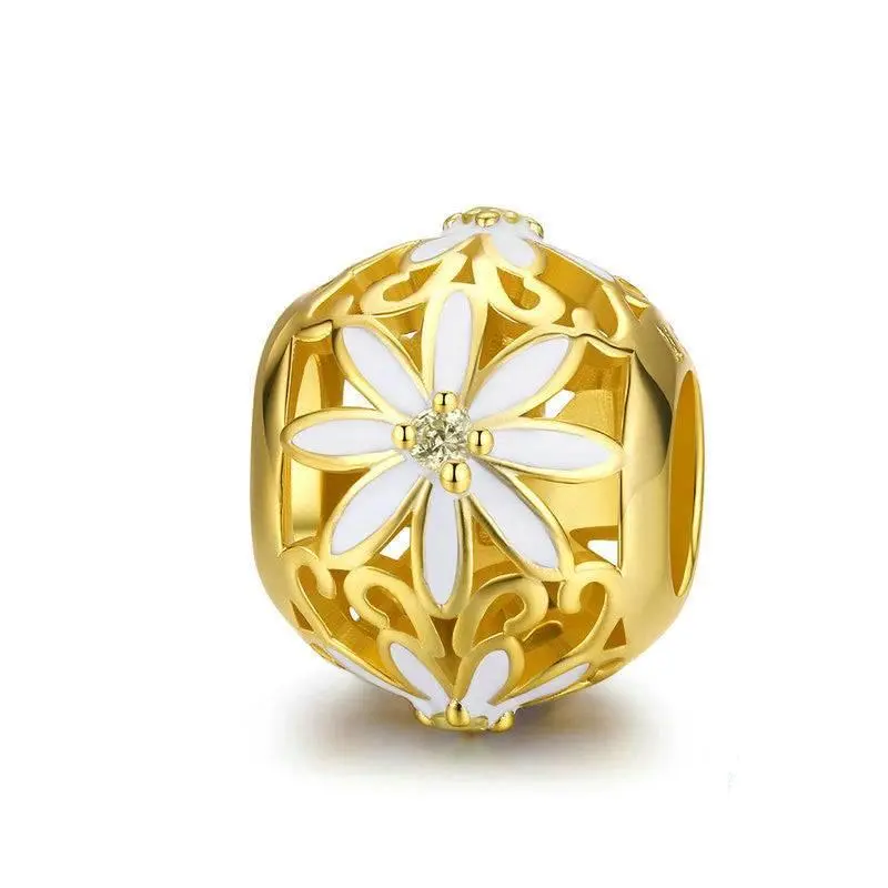 Gold Daisy Charm
