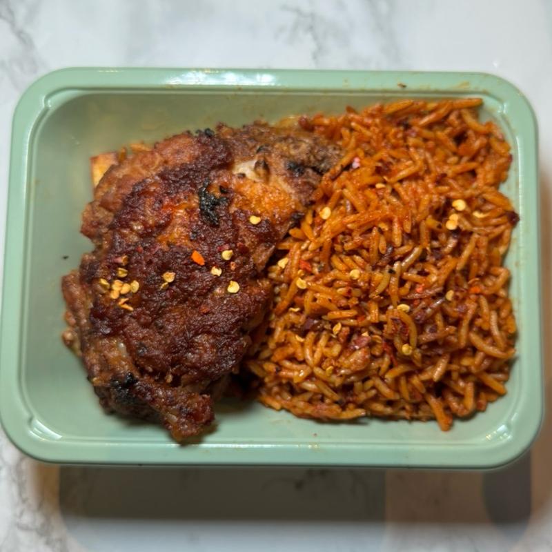 Jollof Rice, Plantain, and Spiced Chicken - Delicious African Cuisine - Food Traditional Instant 4