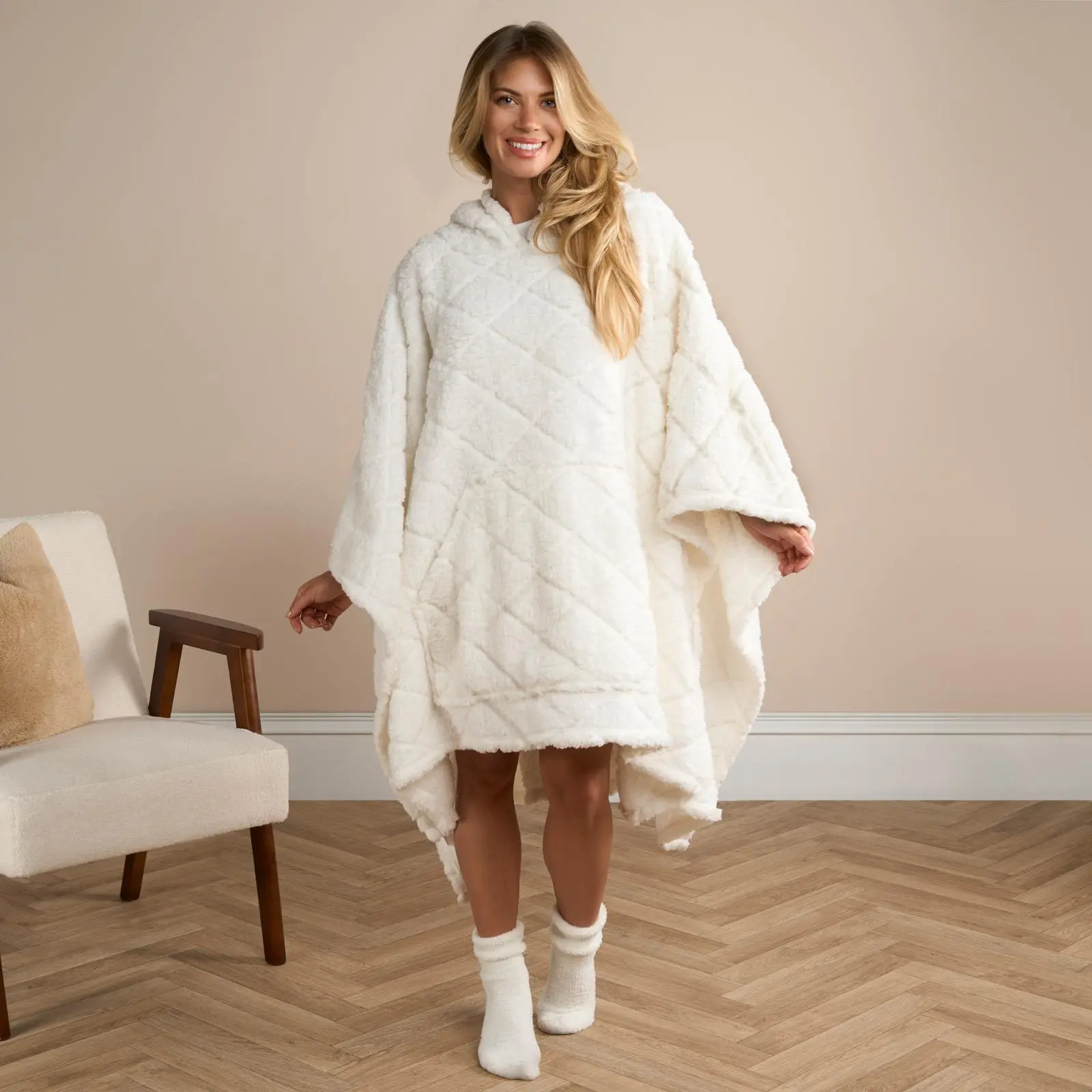 OHS Womens Diamond Geo Soft Cosy Teddy Fleece Hooded Blanket Poncho