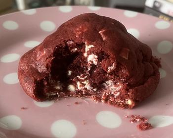 Product Review of Red Velvet White Chocolate Chunky Cookie - Delicious Belgian Chocolate Chunks - Snack, Biscuit, Cooky from J**s ** 0