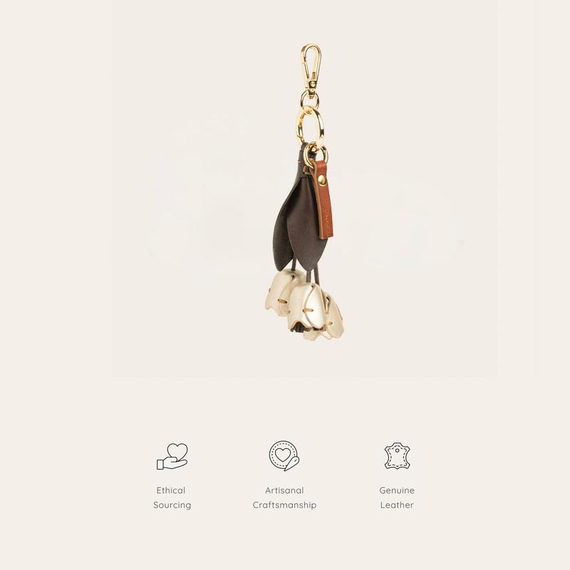 Hazel Keyring - Gold      3