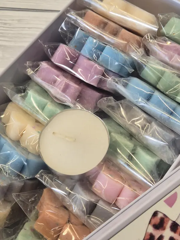 Wax Melt Storage tin comes with 20  wax melts Candle Decor 2