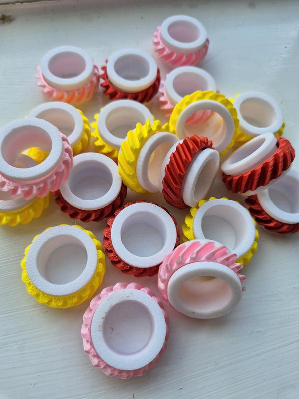 colourful playful fidget ring to cure boredom and relieve stress 2024 sensory trending craze fidgettoy adults 7