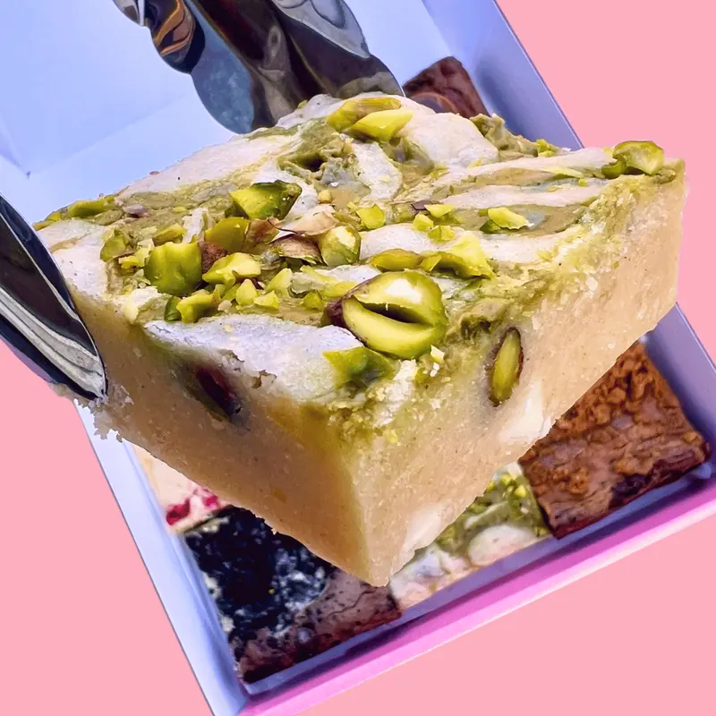 Blondies Bakes - Brownie & Blondie Mixed Box - 9 Flavours 5