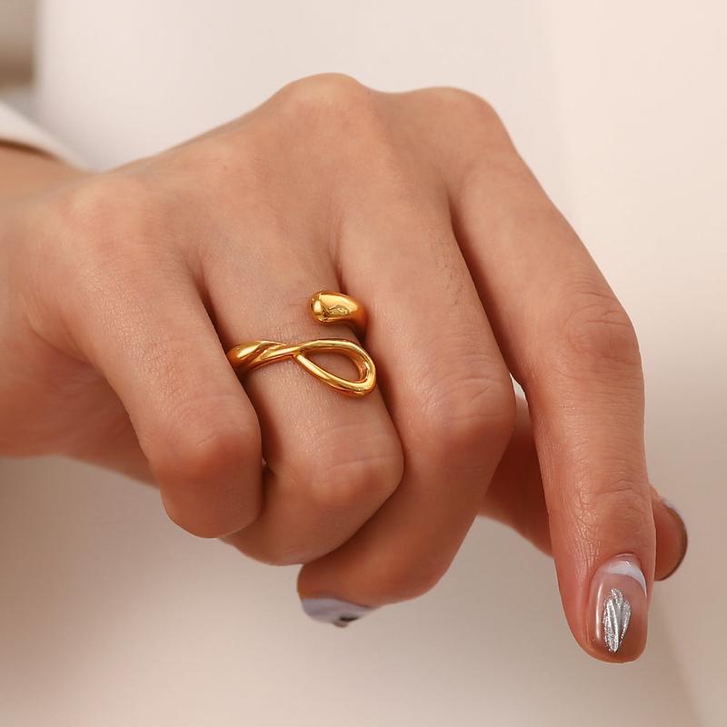 Lulu Statement Tie Ring / 18K Gold Plated 5