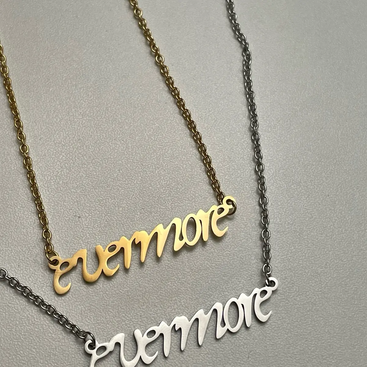 Evermore necklace in gold or silver