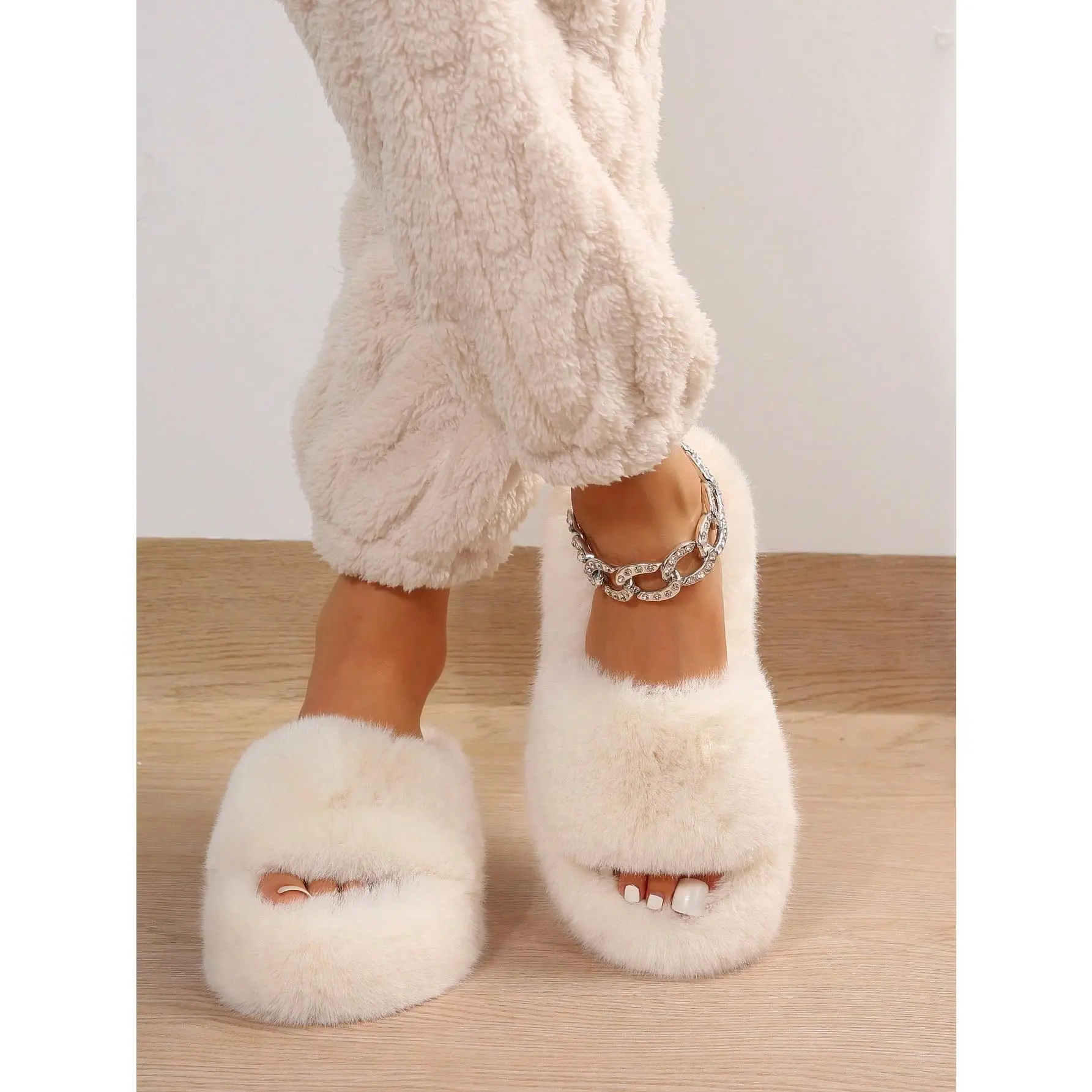 Women's Furry Slippers For Outdoor/Indoor Wear, Thick Sole, Anti-Slip, 2024 New Autumn/Winter Fashion