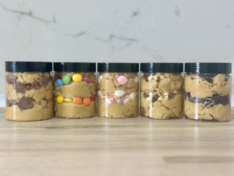 Doughlicious Delights UK Unicorn Dust Edible Cookie Dough Tub Marshmallows and Sprinkles - 300g - Sweet, Sugar, Snack Coconut Vegetable Flour Salt 5