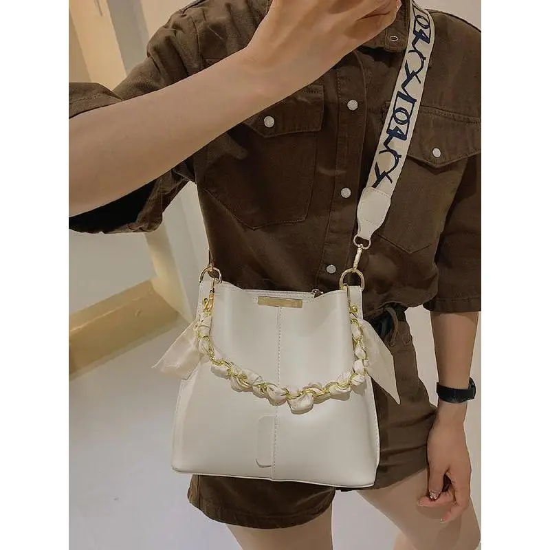 2025 new model Spring Chain Decorated Bucket Bag for Women, Solid Color Crossbody Bag with Silk Scarf, Minimalist Wide Strap Lux Bag for Women's Work & Daily Use Mother's Day Gift 3