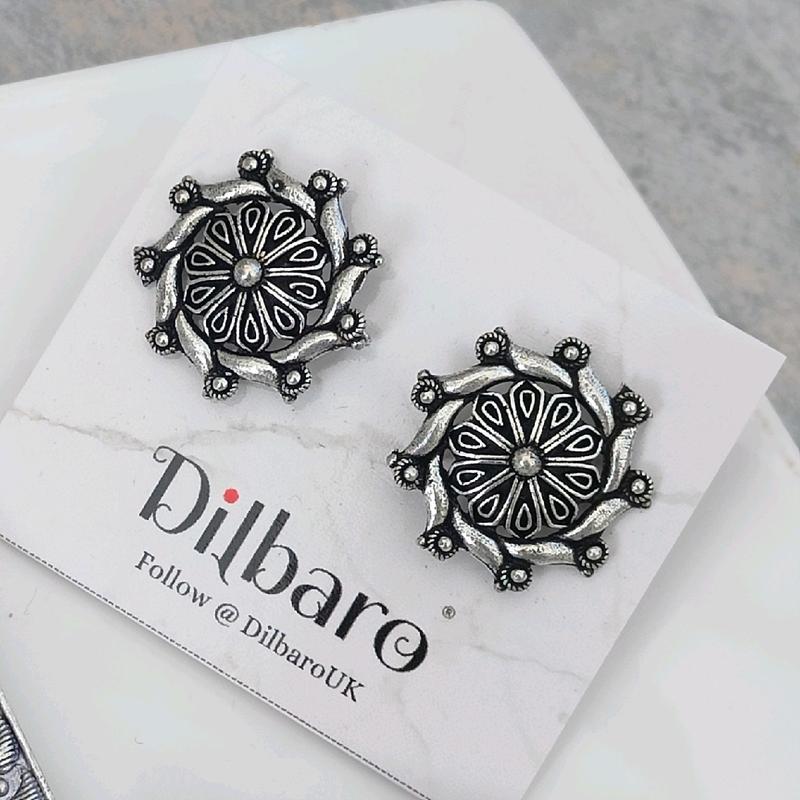 Set of Bangles (2x6cms Medium Size) and stud Earrings Asian Jewellery Affordable Jewellery pair of Silver Oxidised Bangle and earrings from Dilbaro 2