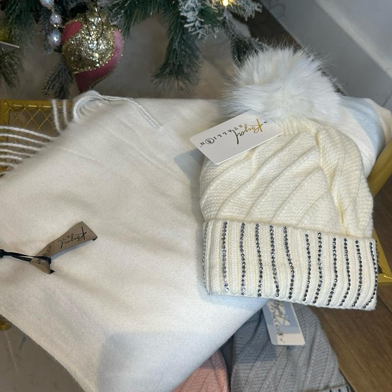 CW Hat & Scarf for Women - Winter Gift - Fashion Accessory - Womenswear 65cm x 180cm 2