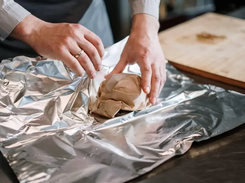 Catering Aluminium Foil Silver Premium Heavy Duty Ready To Use Durable and Food Safe Ideal for Kitchen Catering Cooking and Disposable Cookware Roll 300mm x 30m Versatile 6