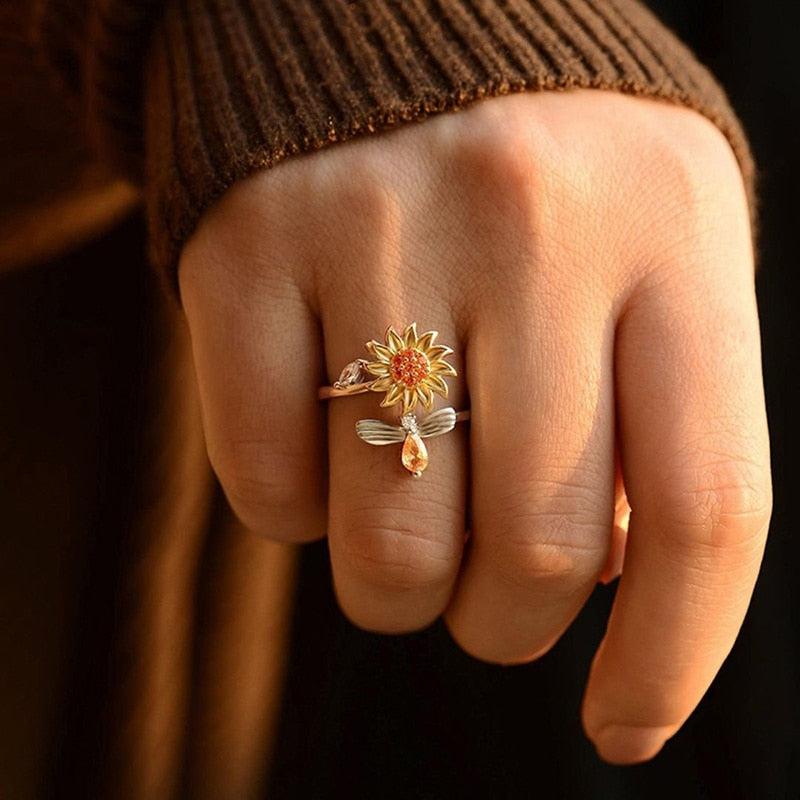 Rotating Sunflower & Bee Ring 0