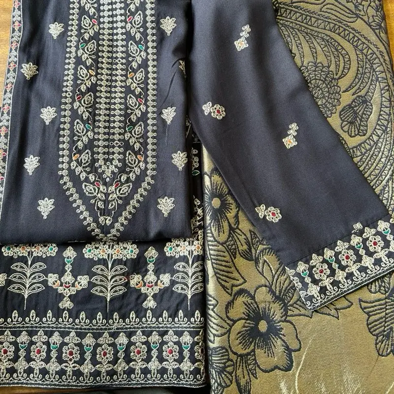 Luxe 3Pc Embroidered Dhanak Classic Black Suit