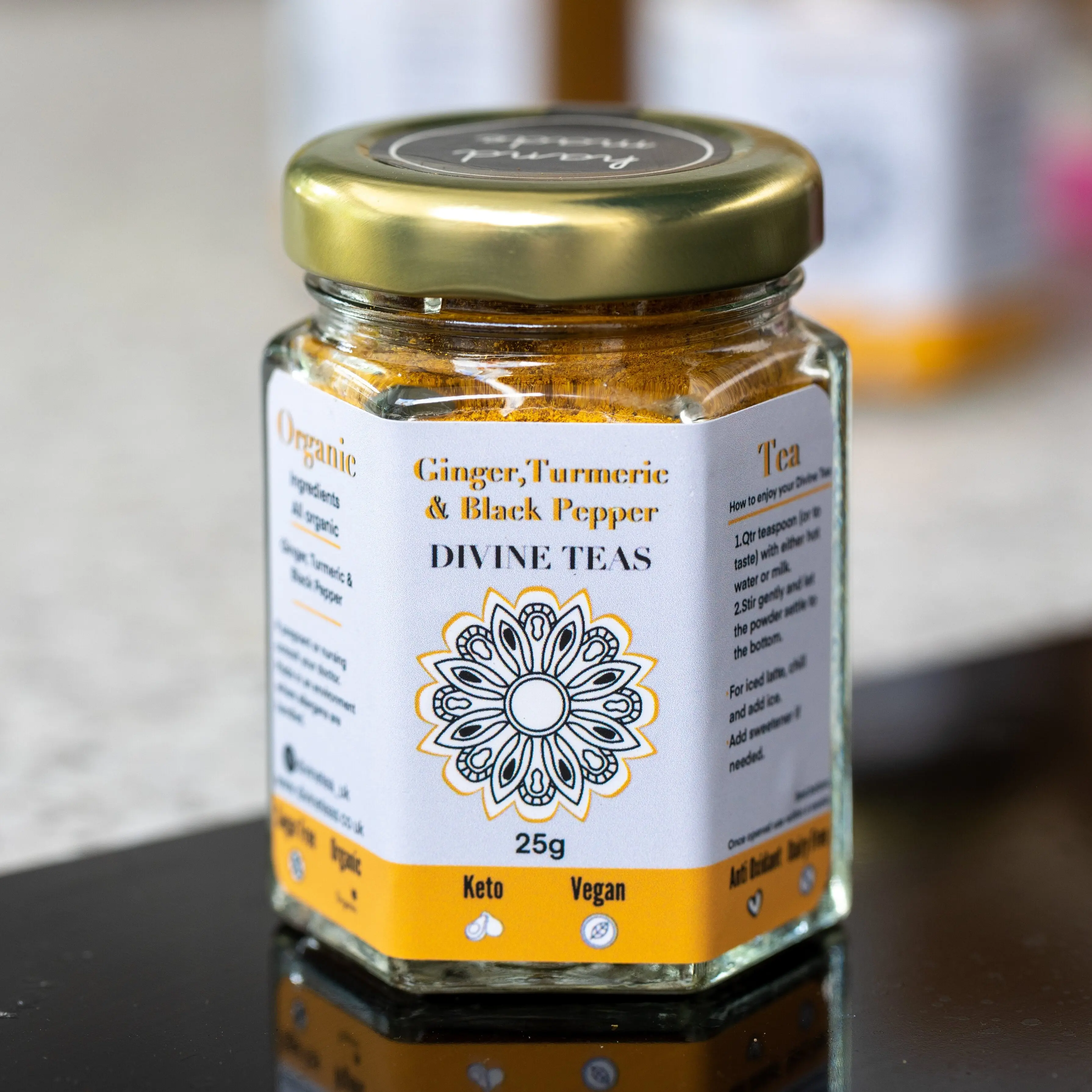 Organic ginger, turmeric and black pepper tea 25g jar
