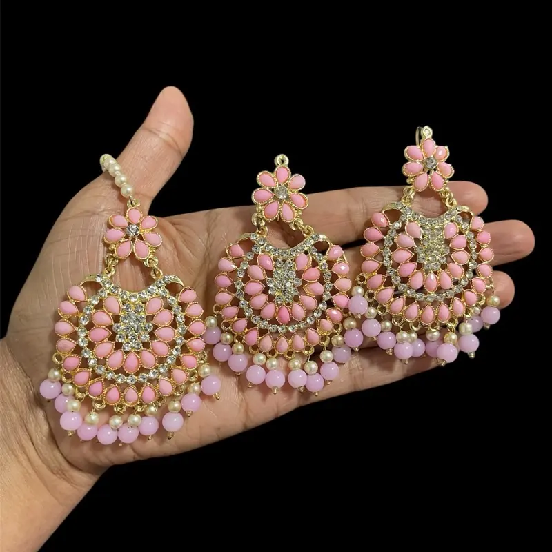 Light weight earrings tikka set