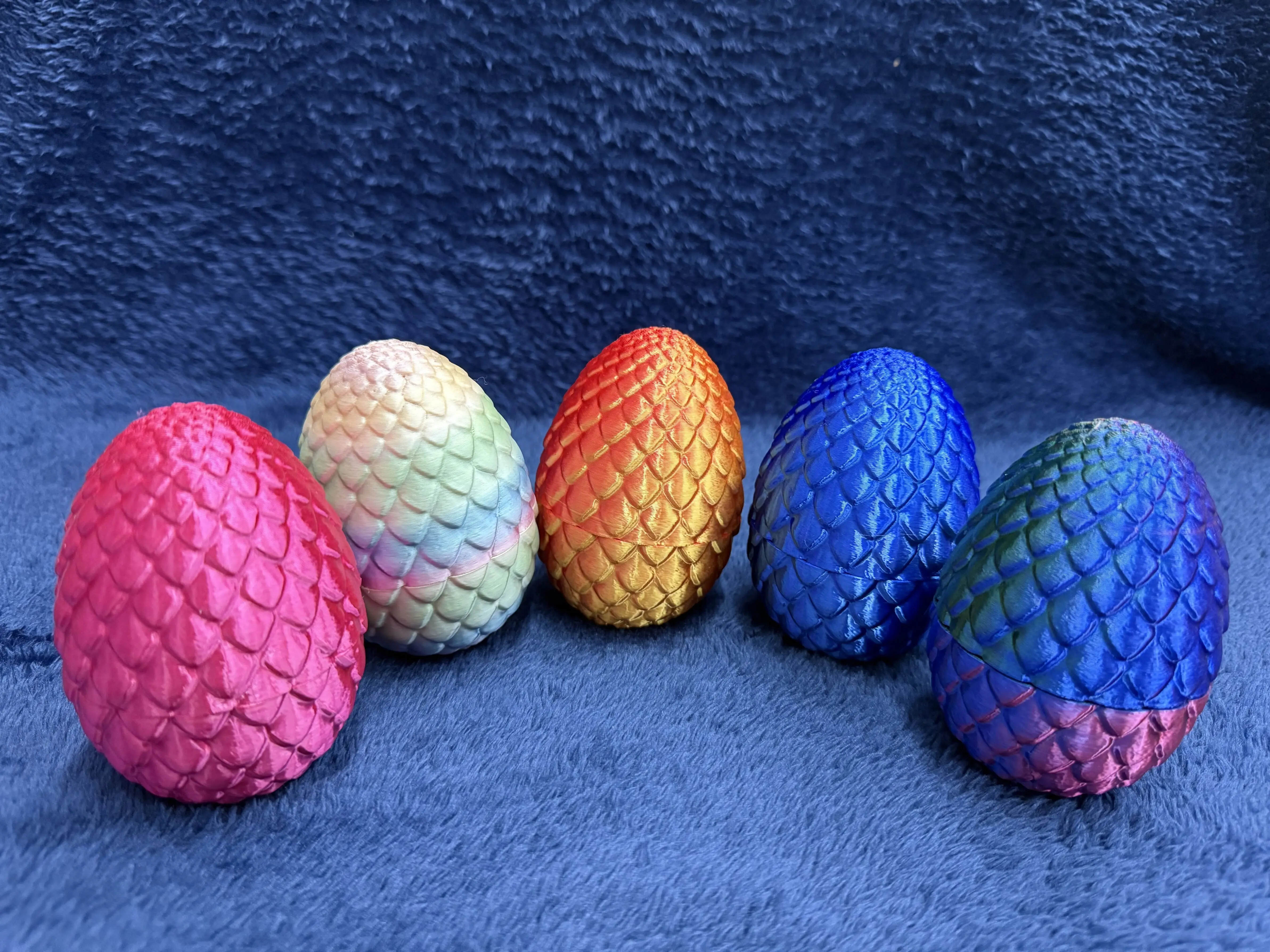 3D Designed Small Size Dragon Eggs with Dragons with Moving Joints in Multiple Colours - Classic & Novelty Toy