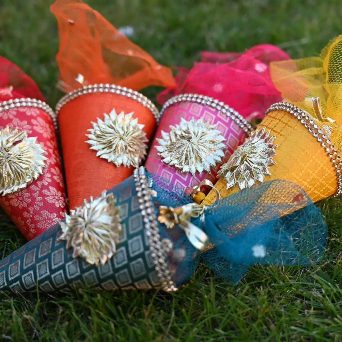 Mehendi Cone Gift Hamper for Weddings and Special Occasions Traditional gifts