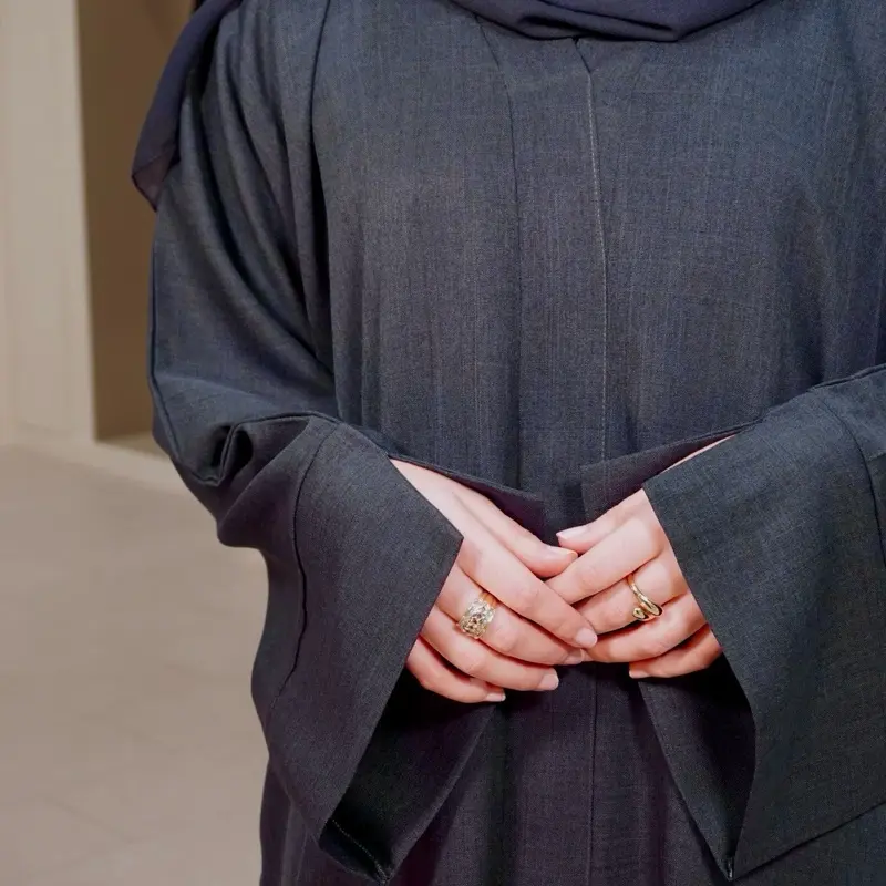 Classic Closed Linen Abaya 5