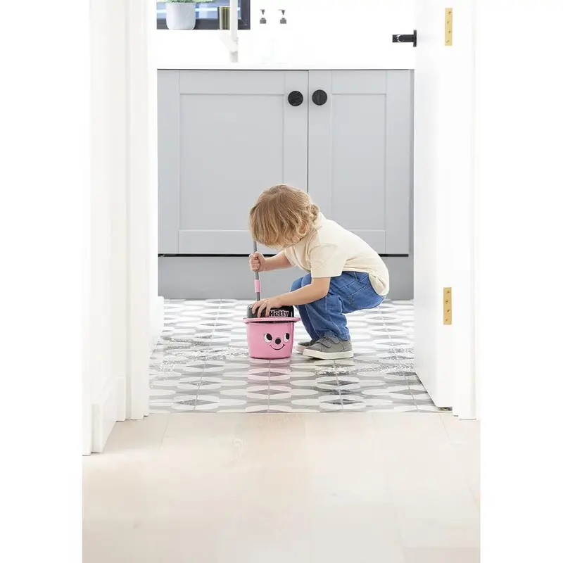 Casdon Pretend Play Hetty Mop and Bucket 3