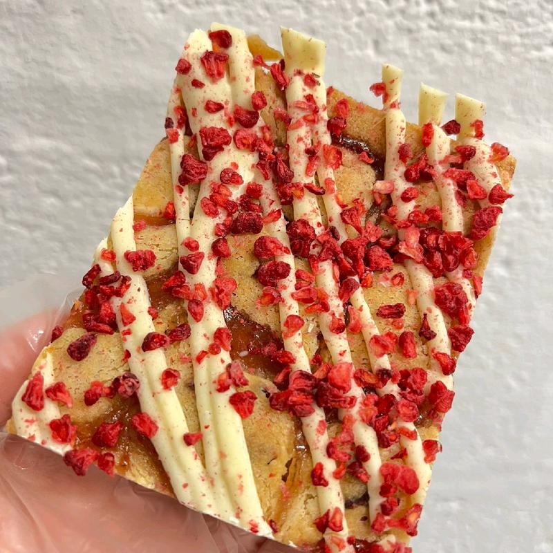 Raspberry White Chocolate Blondie 0