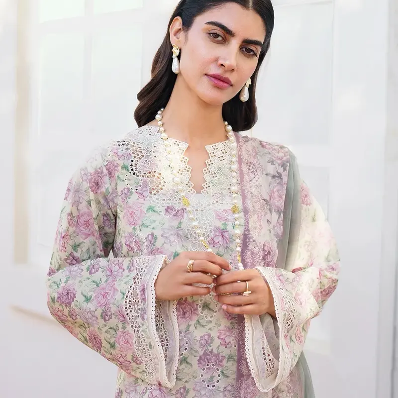 Baroque beautiful embroidered 3 piece lawn suit, Asian Pakistani traditional  Womenswear, original branded clothes 1