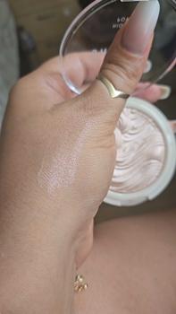 Product Review of MUA SHIMMER HIGHLIGHT POWDER from B**n E**a P**a 0