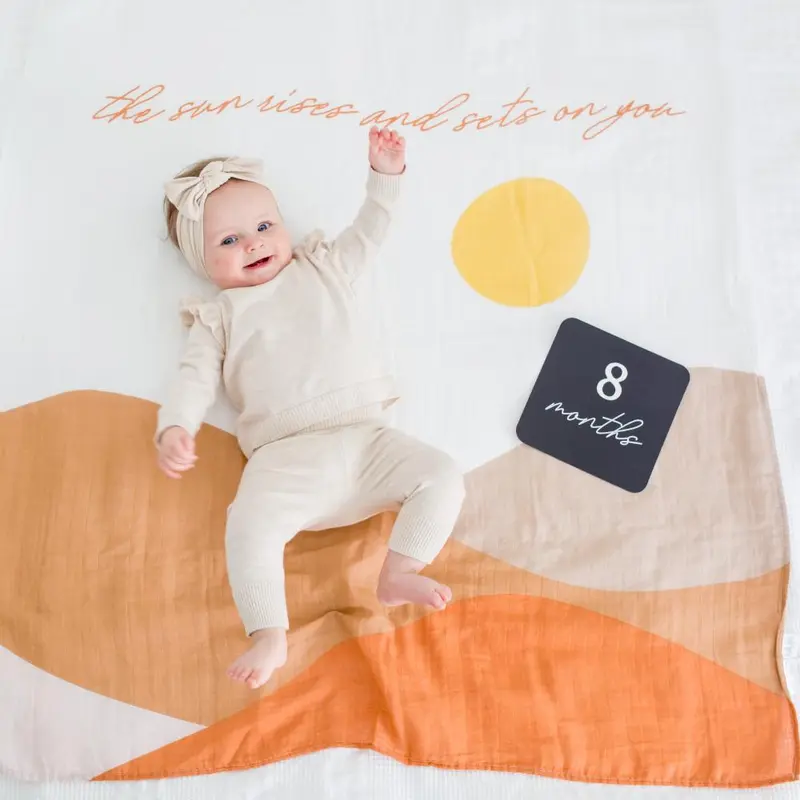 Lulujo - Single Cotton Swaddle & Cards Gift Set - Sun Rises 7