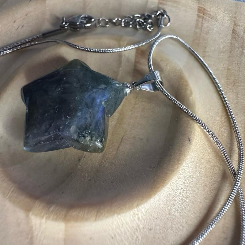 Natural labradorite pendant necklaces 1