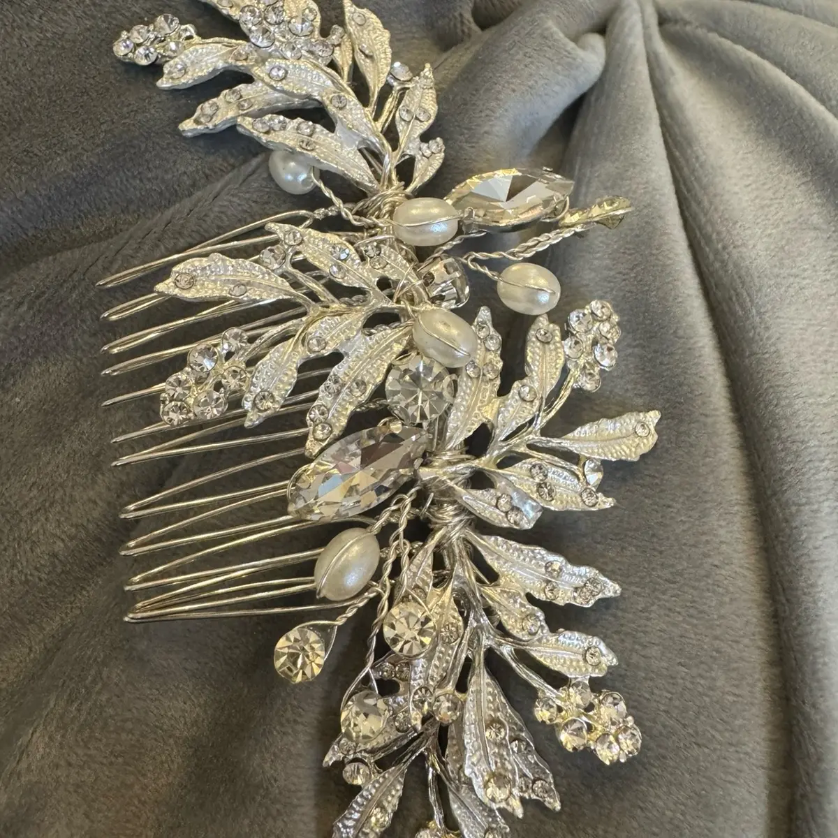Asha - Bridal Hair Accessory - Perfect for Your Wedding Day